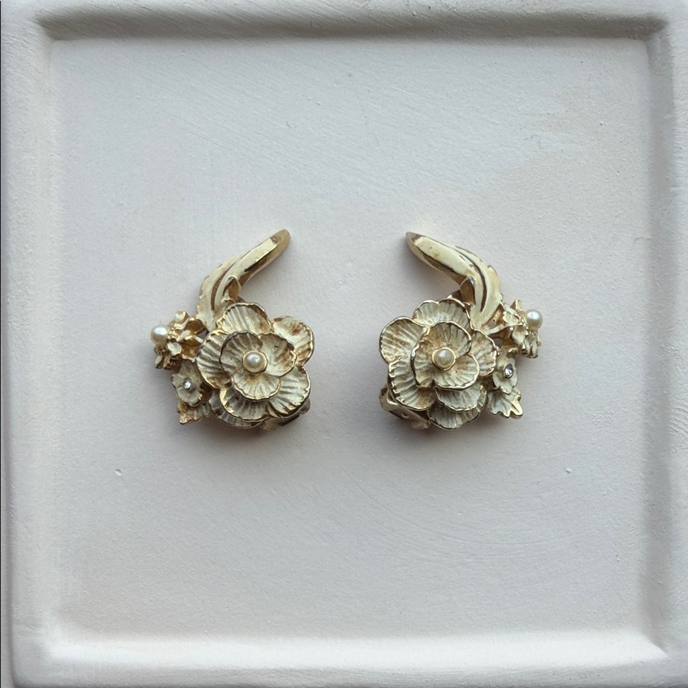 Gold Vintage Floral Pearl Accent Clip-On Earrings - Women Jewelry